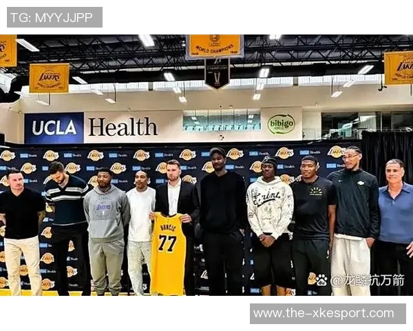 夸梅直言东契奇进攻尚可但防守不足超巨若无防守何谈伟大 夸梅直言东契奇进攻尚可但防守不足超巨若无防守何谈伟大